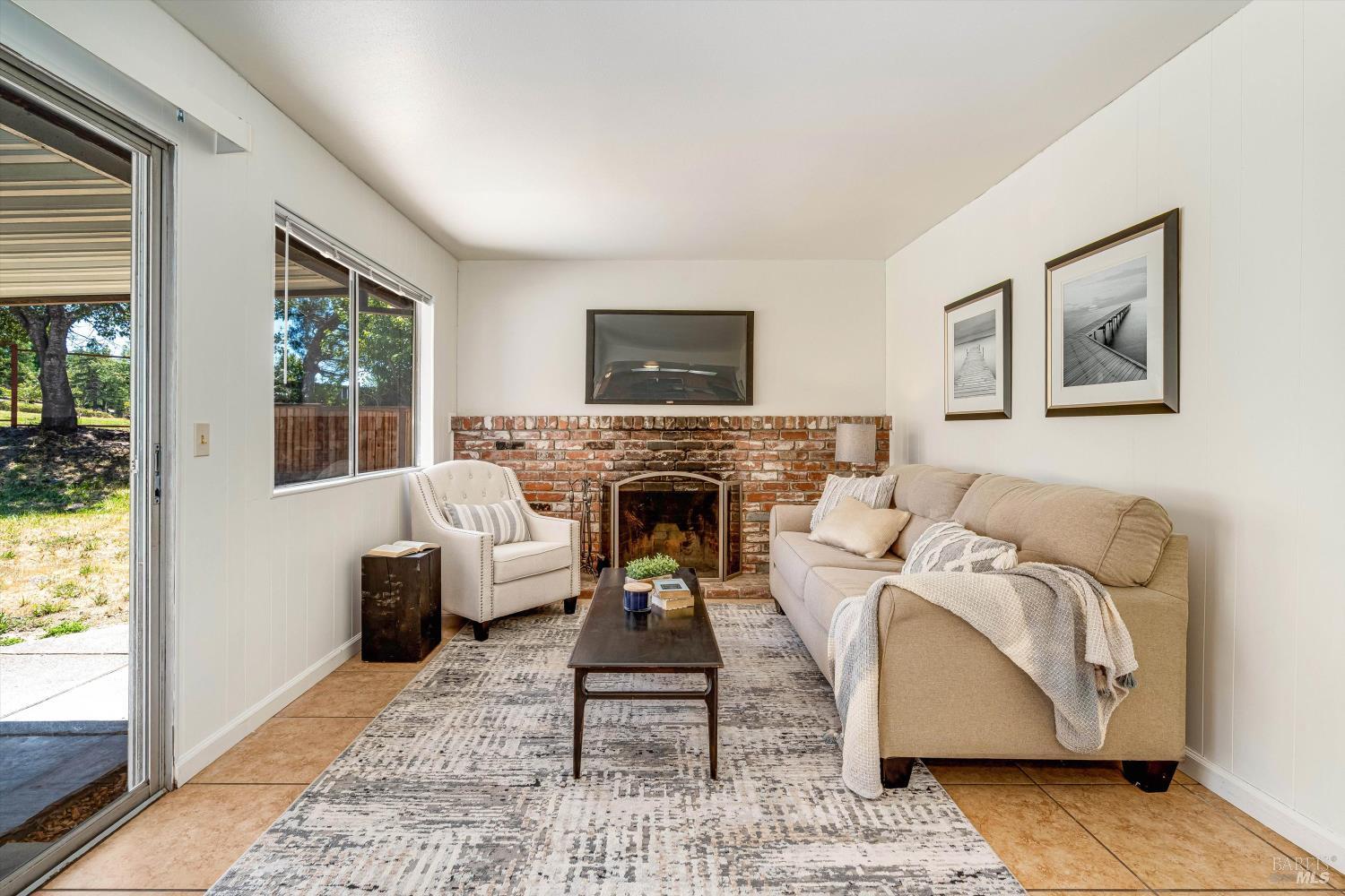 Detail Gallery Image 19 of 57 For 207 May Ct, Sebastopol,  CA 95472 - 4 Beds | 2 Baths