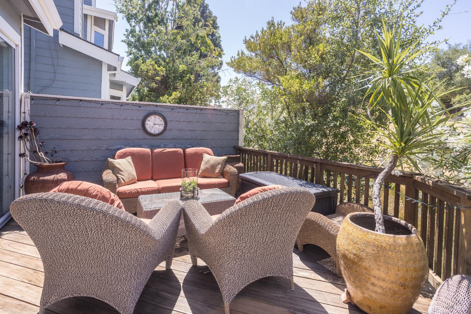 Detail Gallery Image 11 of 19 For 119 Gable Ct, San Rafael,  CA 94903 - 3 Beds | 2/1 Baths
