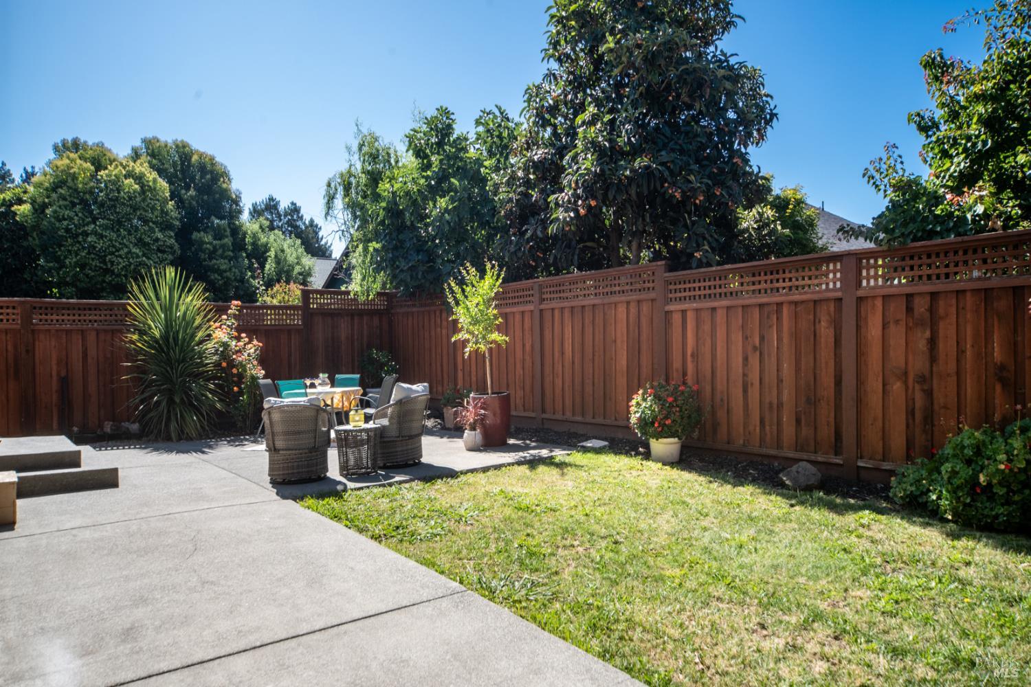 Detail Gallery Image 14 of 31 For 7463 Michael Way, Rohnert Park,  CA 94928 - 3 Beds | 2 Baths
