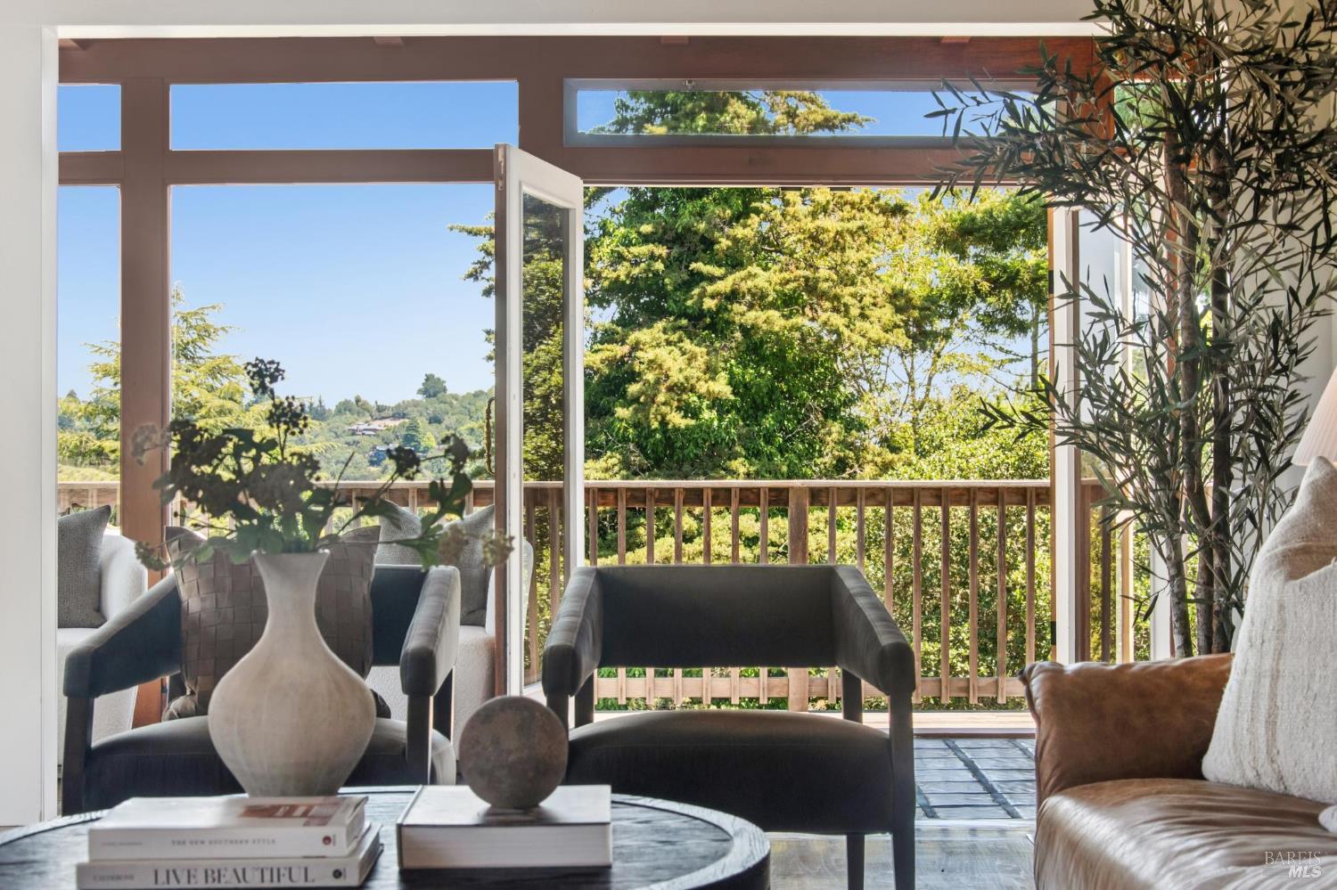 Detail Gallery Image 25 of 35 For 715 Alta Vista Rd, Mill Valley,  CA 94941 - 2 Beds | 1 Baths