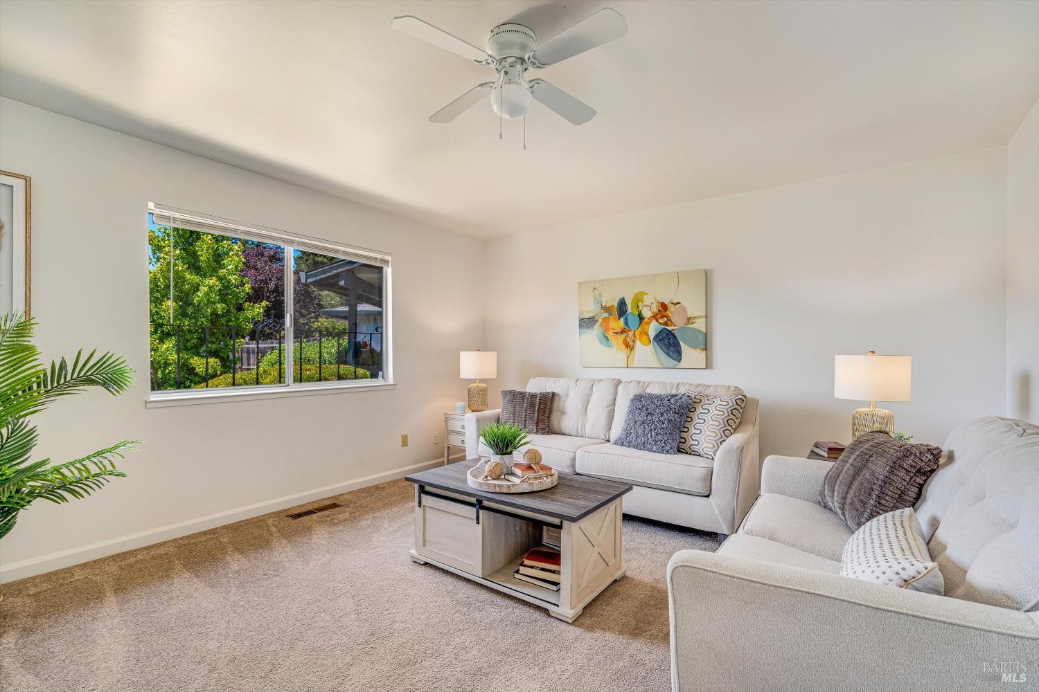 Detail Gallery Image 6 of 57 For 207 May Ct, Sebastopol,  CA 95472 - 4 Beds | 2 Baths