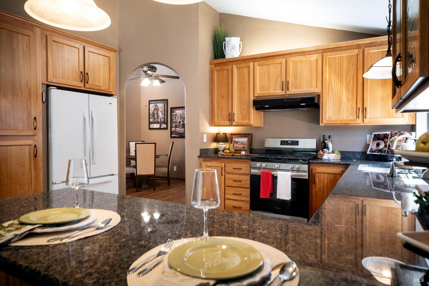 Detail Gallery Image 6 of 31 For 7463 Michael Way, Rohnert Park,  CA 94928 - 3 Beds | 2 Baths