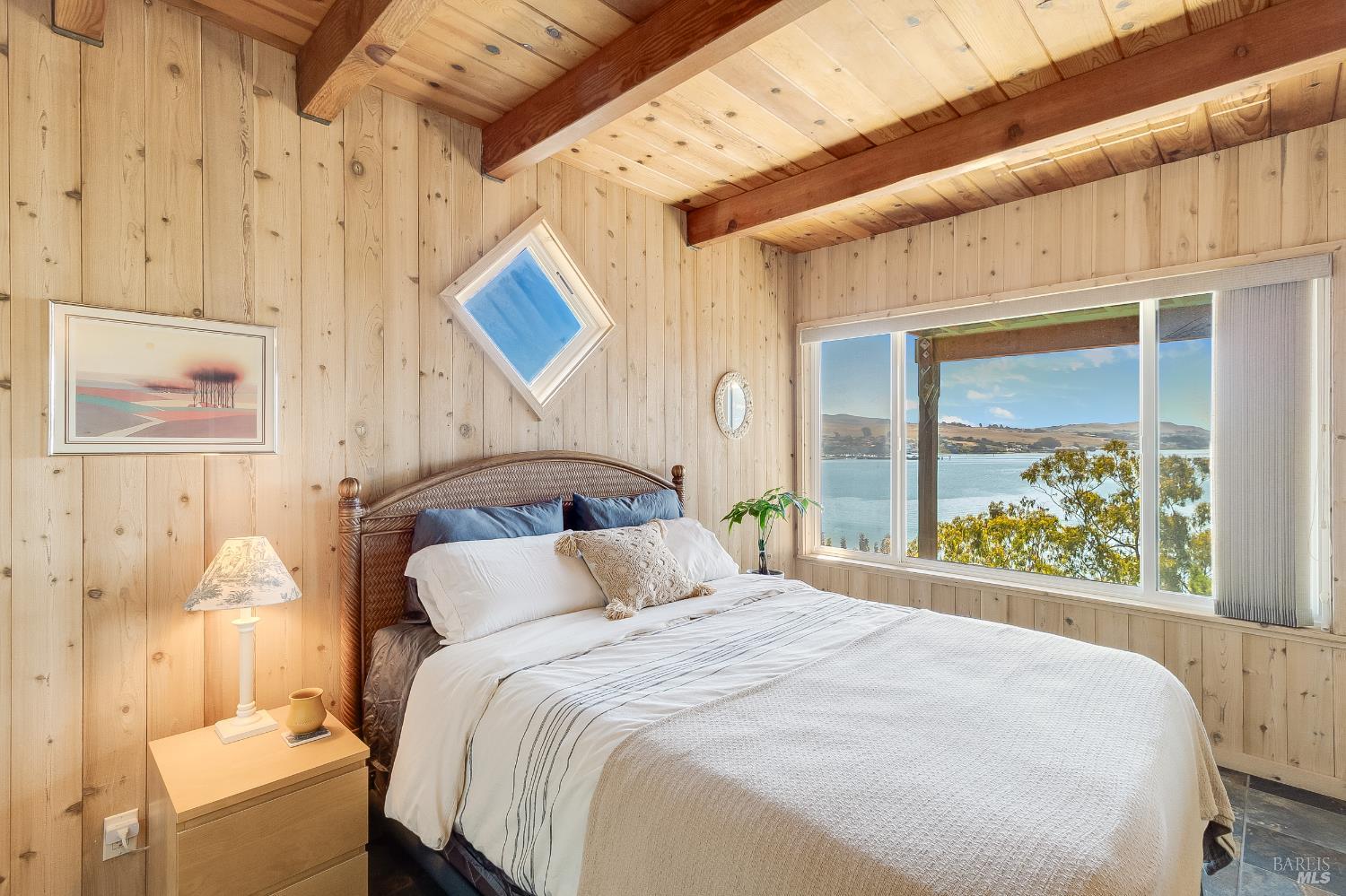 Detail Gallery Image 4 of 28 For 2020 Sandpiper Ct, Bodega Bay,  CA 94923 - 2 Beds | 1 Baths
