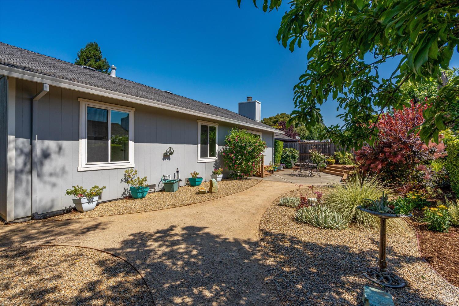 Detail Gallery Image 28 of 40 For 985 Elizabeth Ave, Rohnert Park,  CA 94928 - 3 Beds | 2 Baths