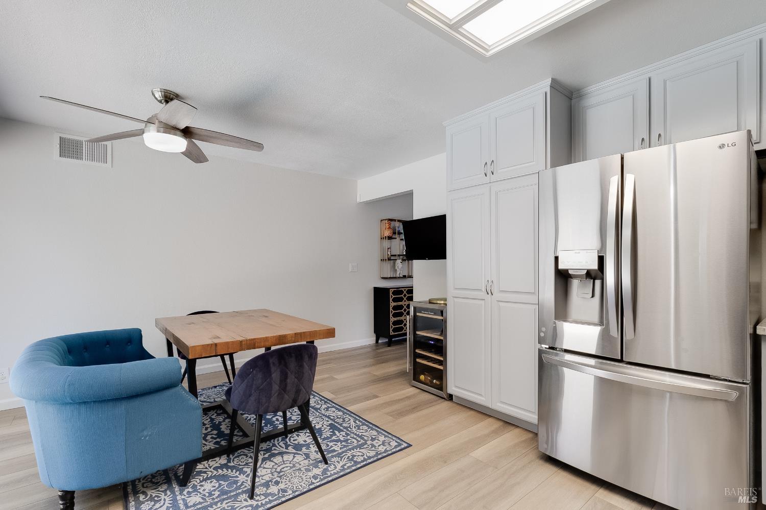 Detail Gallery Image 25 of 76 For 877 Rose Dr, Benicia,  CA 94510 - 4 Beds | 3 Baths
