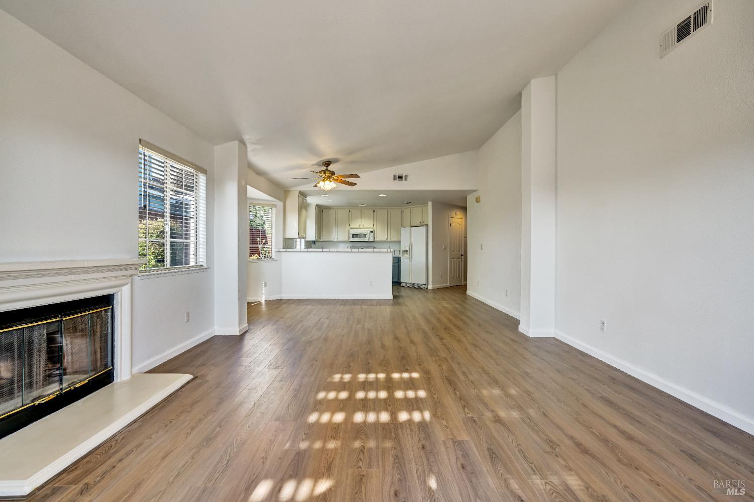 Detail Gallery Image 21 of 43 For 2139 Garnet Cir, Vallejo,  CA 94591 - 4 Beds | 2 Baths