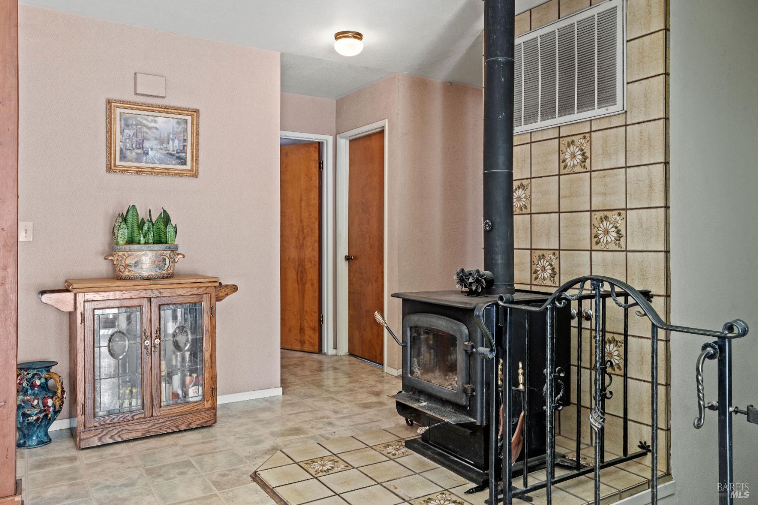Detail Gallery Image 20 of 35 For 3300 Mill Creek Rd, Ukiah,  CA 95482 - 3 Beds | 2 Baths