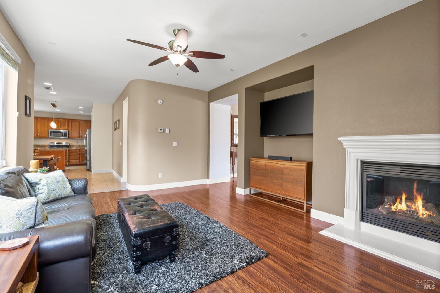 Detail Gallery Image 8 of 27 For 426 Tilden Cir, Vacaville,  CA 95688 - 4 Beds | 2/1 Baths