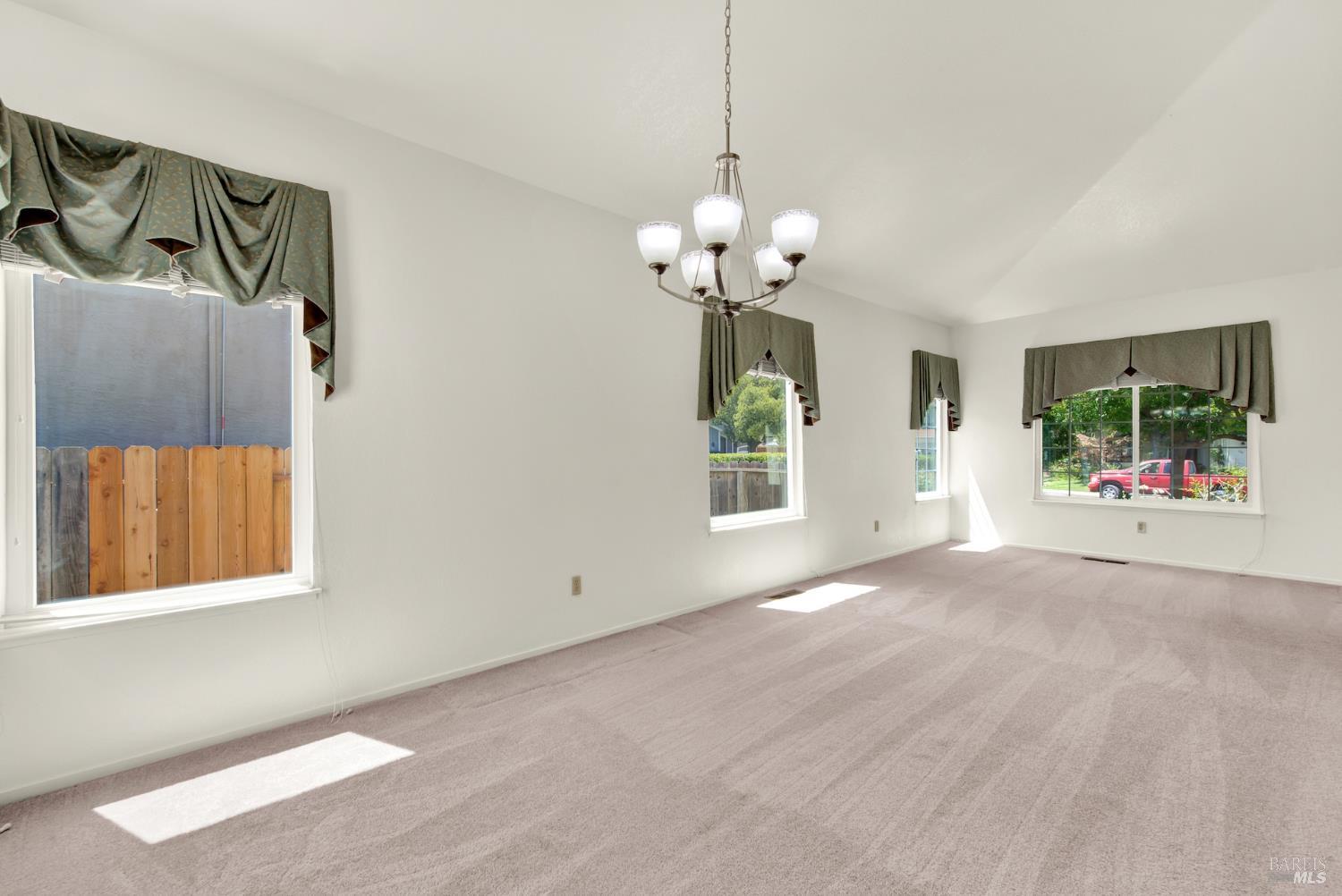 Detail Gallery Image 22 of 93 For 242 Rosita Ct, Vacaville,  CA 95687 - 4 Beds | 2/1 Baths