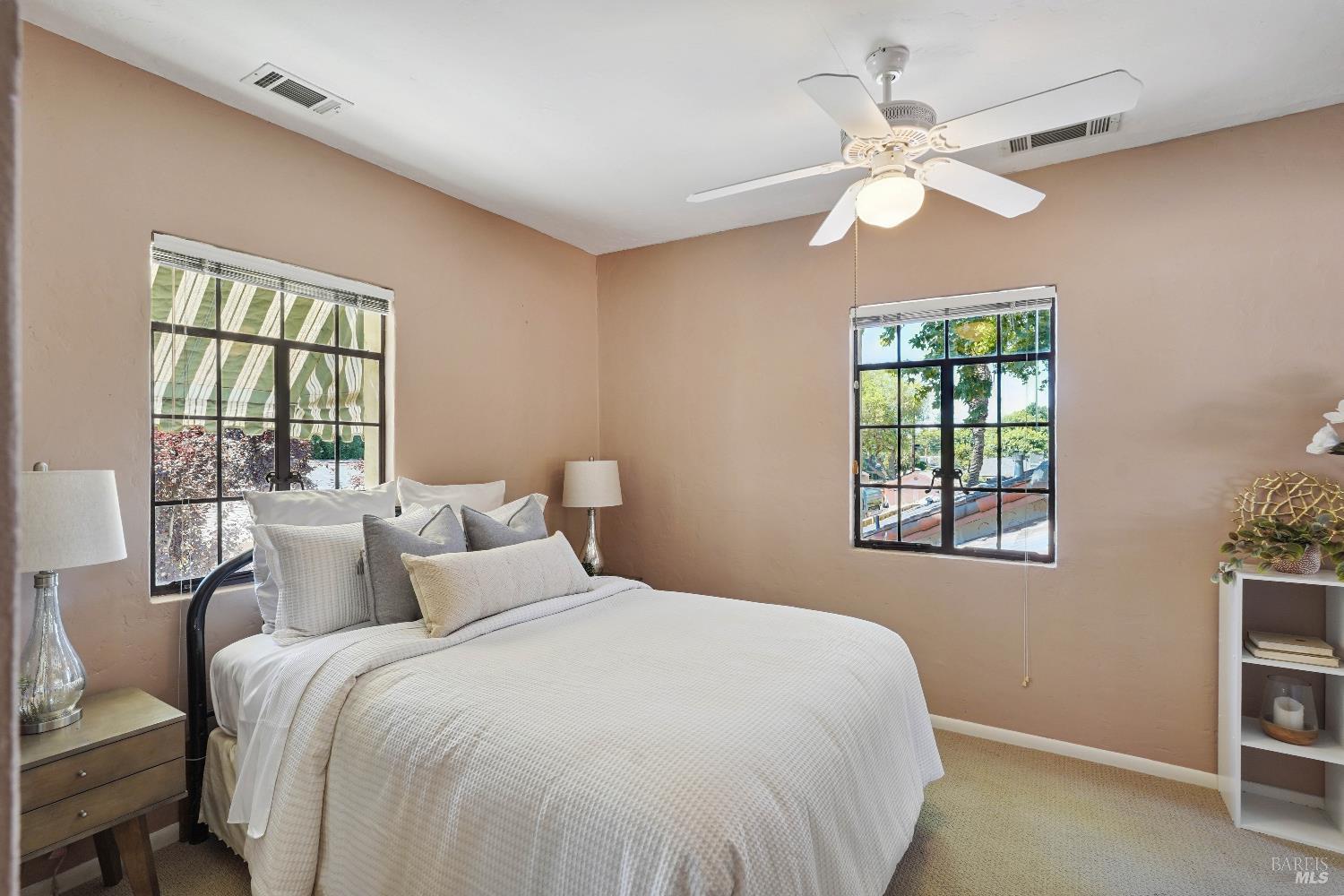 Detail Gallery Image 18 of 84 For 330 Buck Ave, Vacaville,  CA 95688 - 3 Beds | 3 Baths