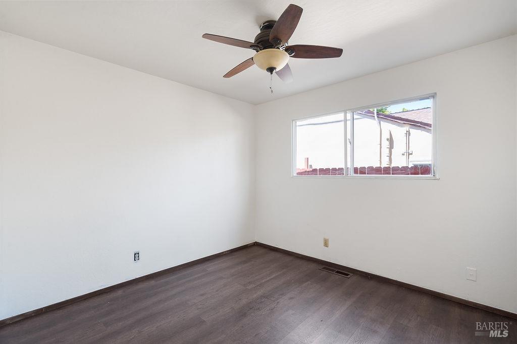 Detail Gallery Image 11 of 44 For 1314 Eastwood St, Vallejo,  CA 94591 - 3 Beds | 2 Baths