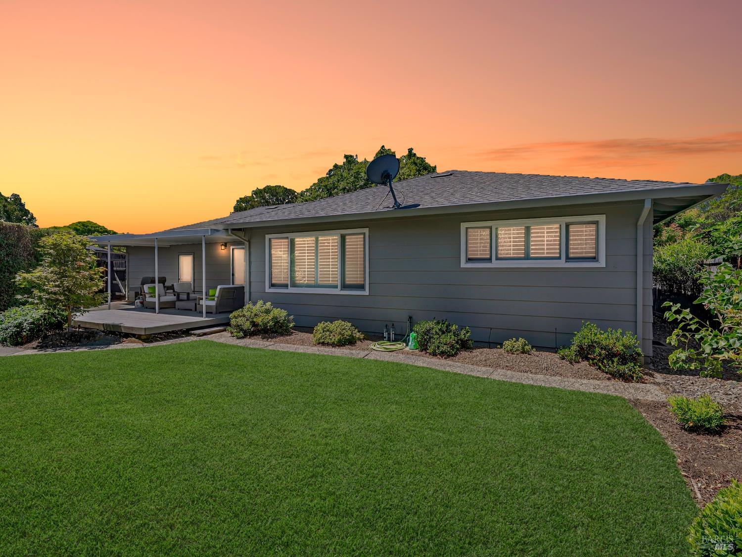 Detail Gallery Image 35 of 50 For 1215 Moss Rock Ct, Santa Rosa,  CA 95404 - 3 Beds | 2 Baths