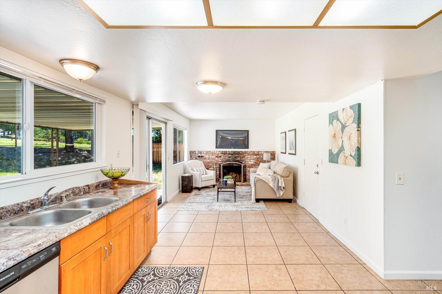 Detail Gallery Image 18 of 57 For 207 May Ct, Sebastopol,  CA 95472 - 4 Beds | 2 Baths