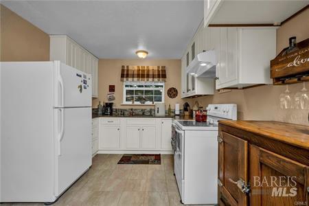 Detail Gallery Image 8 of 26 For 16635 Mountain View Dr, Cobb,  CA 95426 - 3 Beds | 1 Baths