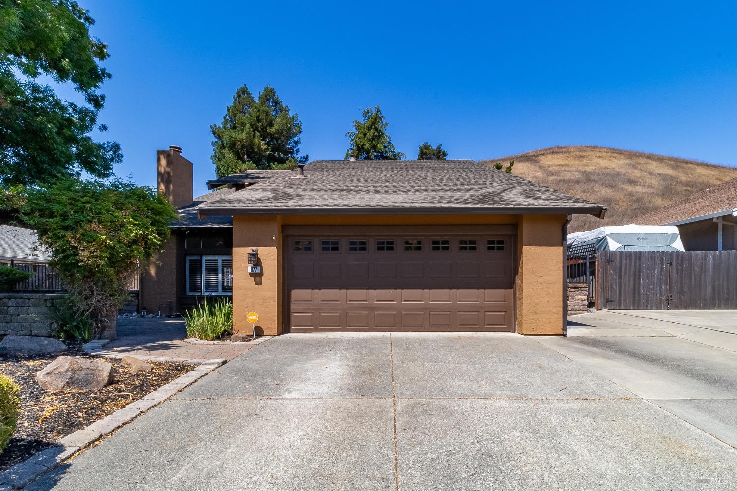 Detail Gallery Image 6 of 76 For 877 Rose Dr, Benicia,  CA 94510 - 4 Beds | 3 Baths