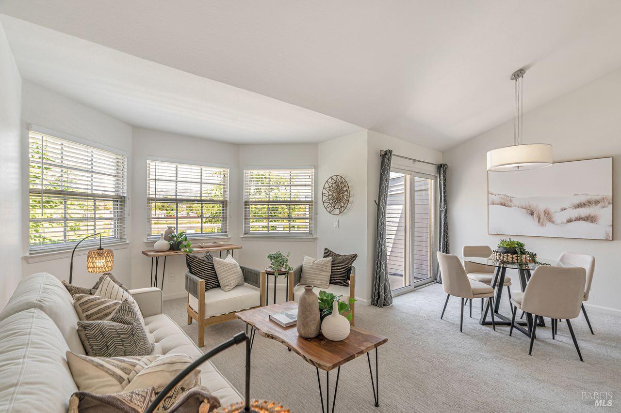 Detail Gallery Image 1 of 44 For 45 Mariners Cir, San Rafael,  CA 94903 - 3 Beds | 2 Baths