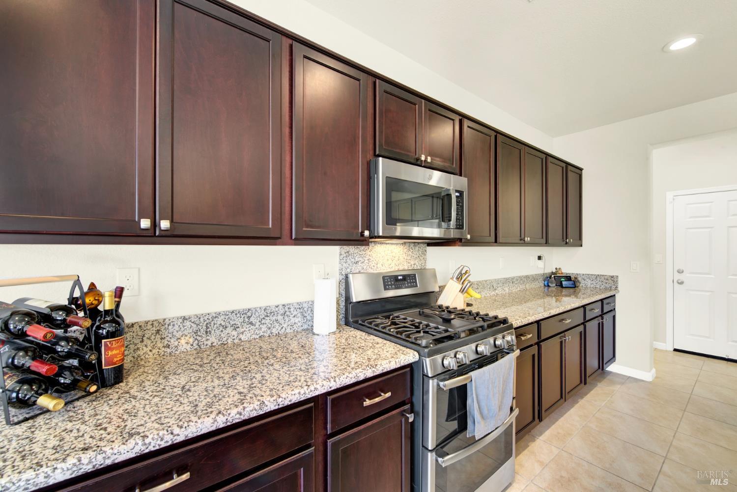 Detail Gallery Image 19 of 55 For 1511 Snowdrop Ct, Fairfield,  CA 94533 - 4 Beds | 2/1 Baths