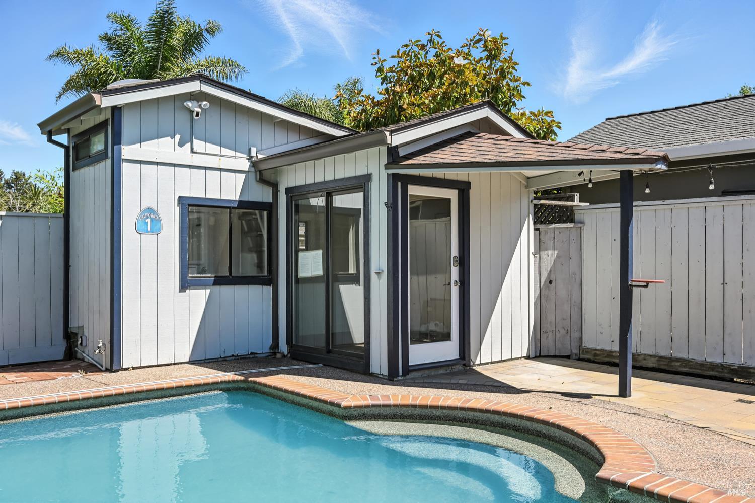 Detail Gallery Image 34 of 41 For 15 Arbor Cir, Novato,  CA 94947 - 5 Beds | 3 Baths