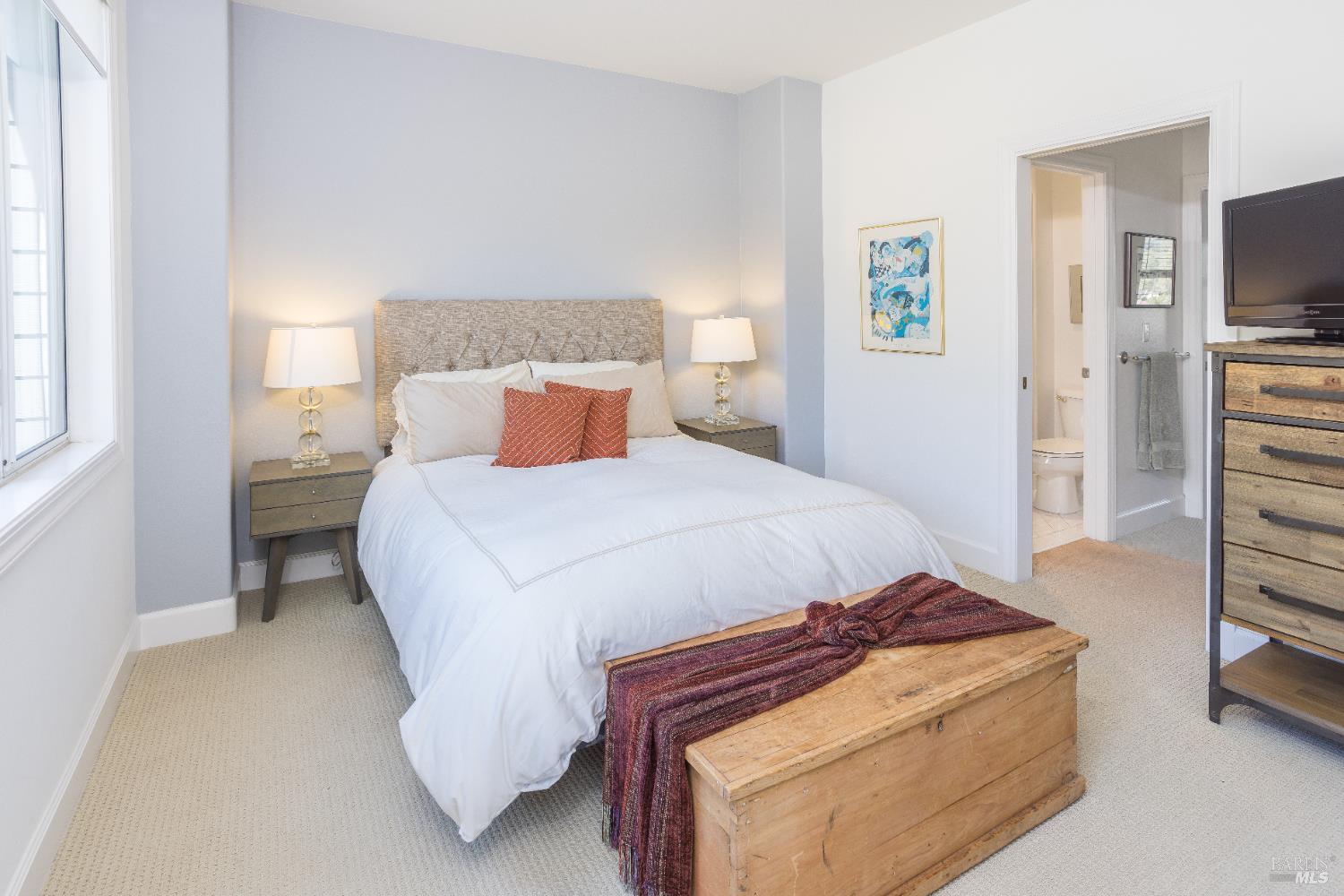 Detail Gallery Image 12 of 19 For 119 Gable Ct, San Rafael,  CA 94903 - 3 Beds | 2/1 Baths