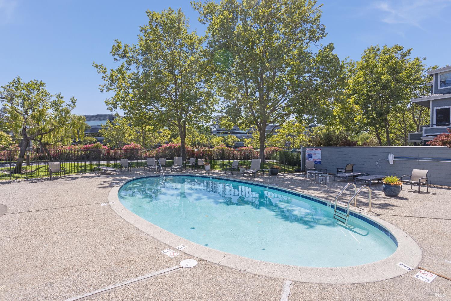 Detail Gallery Image 19 of 19 For 119 Gable Ct, San Rafael,  CA 94903 - 3 Beds | 2/1 Baths