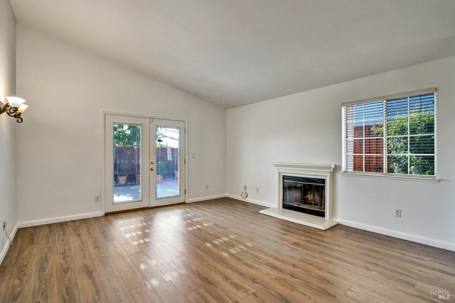 Detail Gallery Image 18 of 43 For 2139 Garnet Cir, Vallejo,  CA 94591 - 4 Beds | 2 Baths
