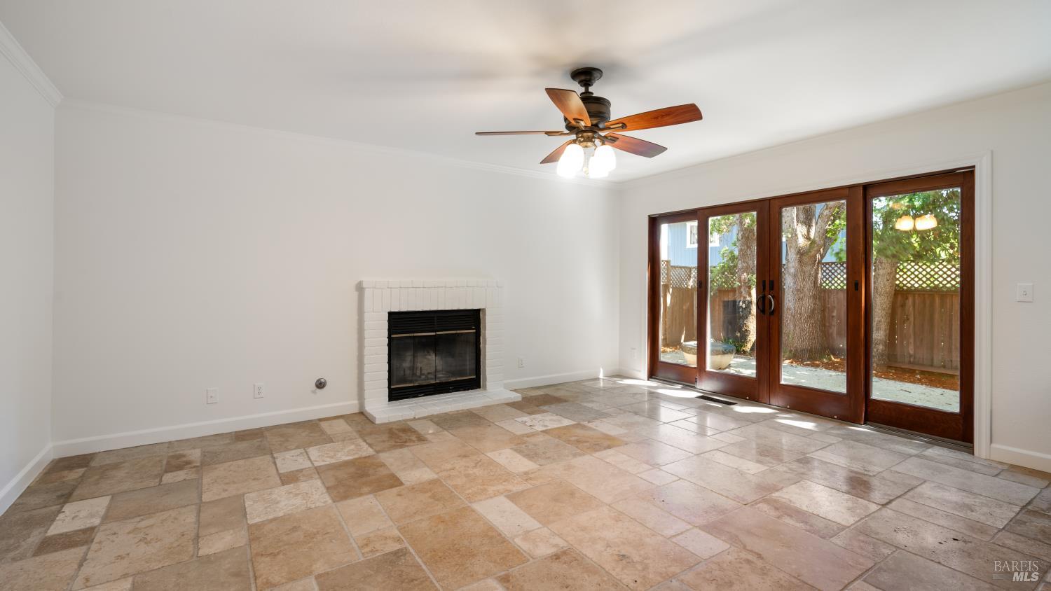 Detail Gallery Image 18 of 43 For 2318 S Hampton Cir, Santa Rosa,  CA 95401 - 4 Beds | 3 Baths