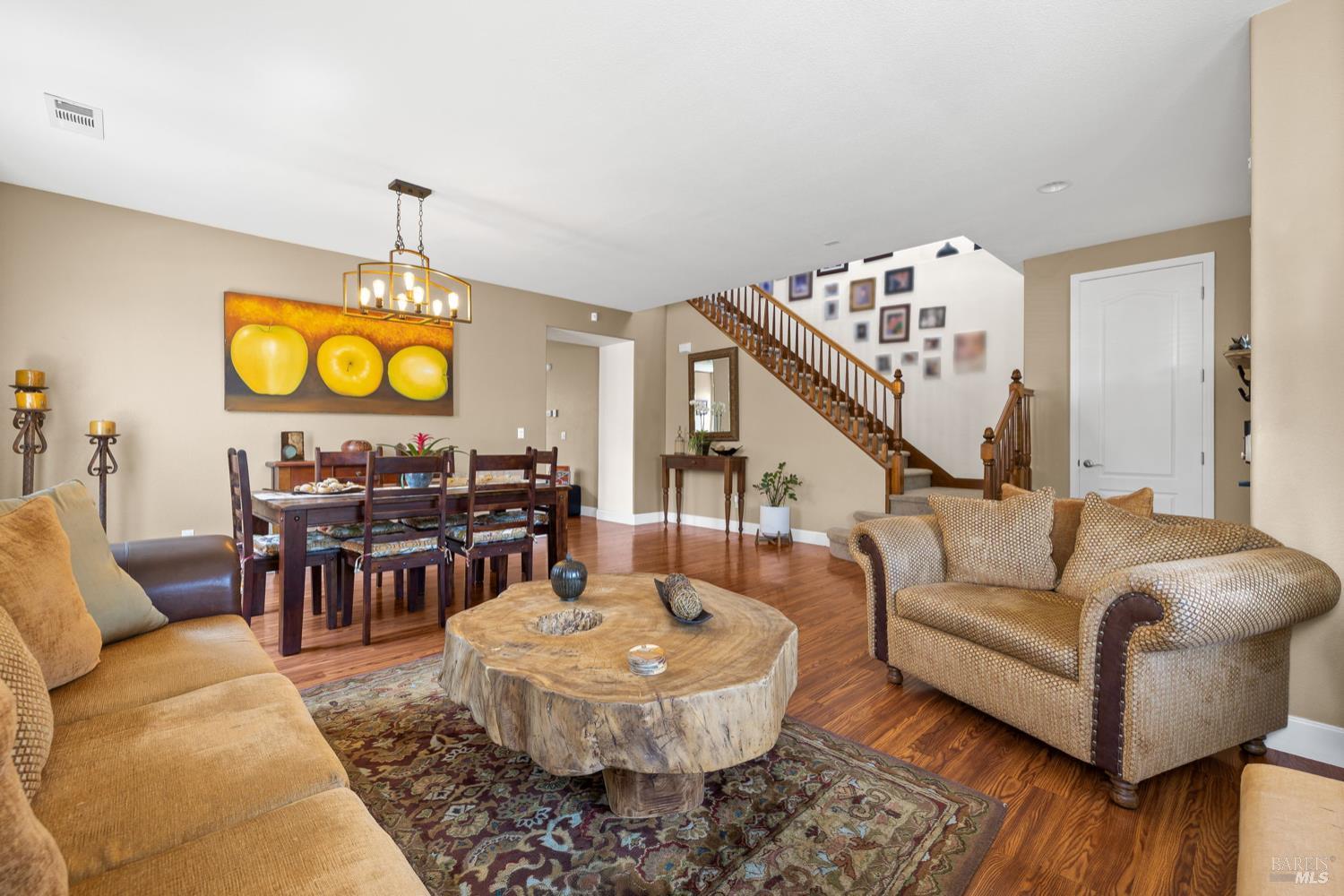 Detail Gallery Image 6 of 27 For 426 Tilden Cir, Vacaville,  CA 95688 - 4 Beds | 2/1 Baths