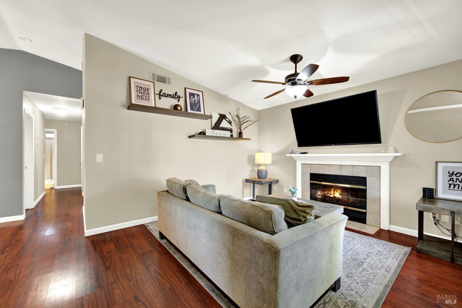 Detail Gallery Image 14 of 65 For 802 Morissette Way, Vacaville,  CA 95687 - 3 Beds | 2 Baths