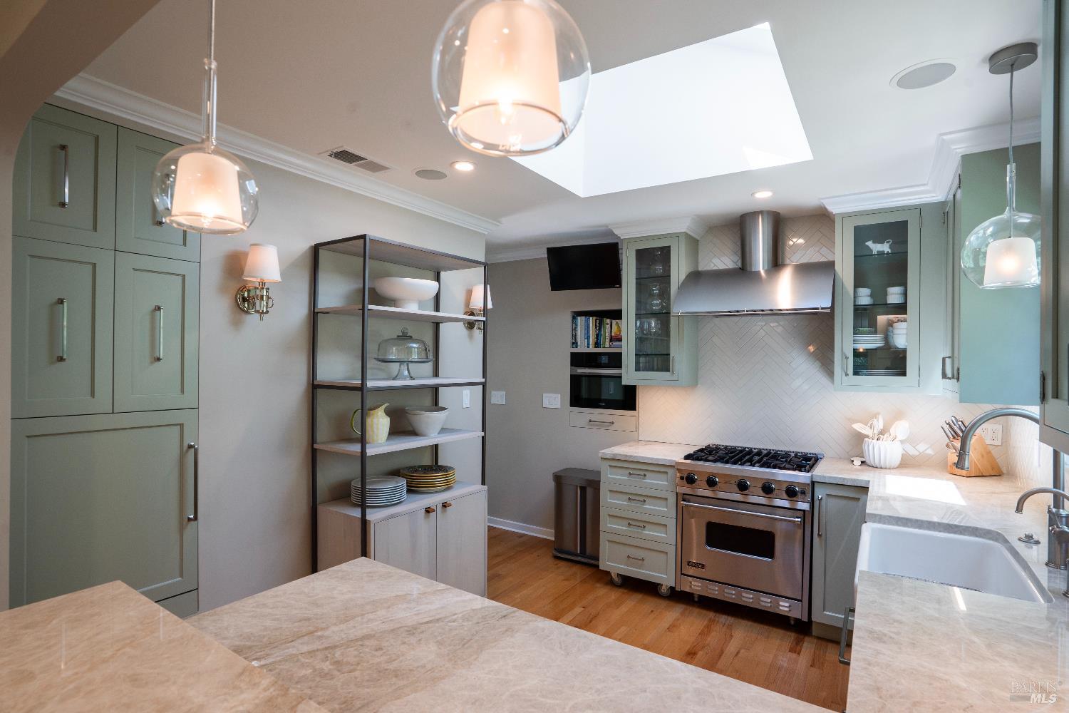 Detail Gallery Image 12 of 43 For 114 Tamal Vista Dr, San Rafael,  CA 94901 - 3 Beds | 2 Baths
