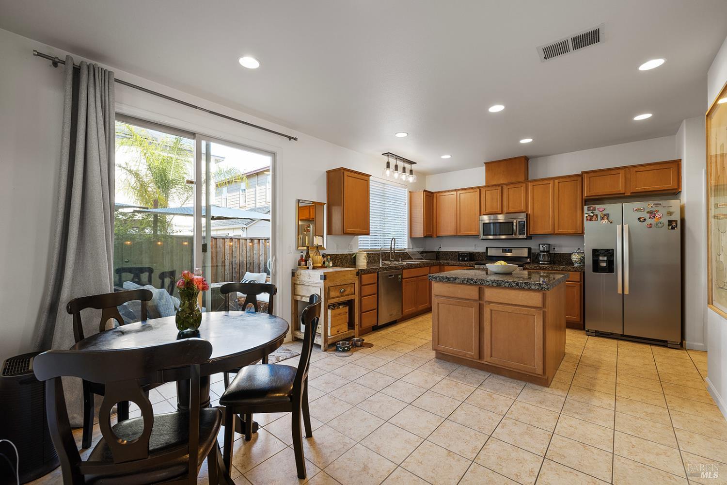 Detail Gallery Image 7 of 74 For 2350 Andre Ln, Santa Rosa,  CA 95403 - 4 Beds | 2/1 Baths