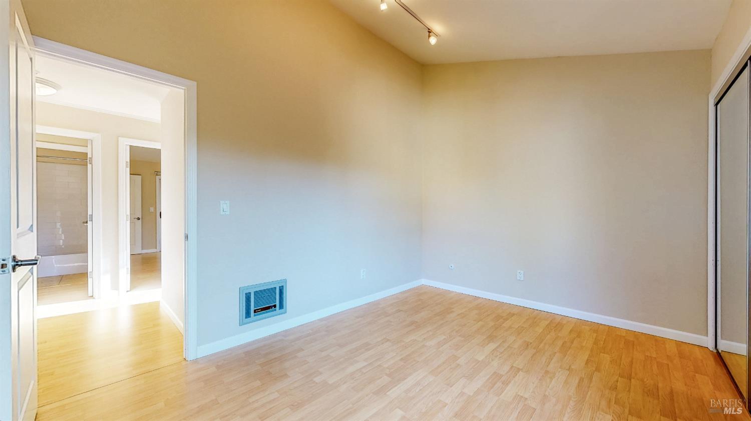 Detail Gallery Image 31 of 56 For 510 Racquet Club Cir, Rohnert Park,  CA 94928 - 3 Beds | 1/1 Baths