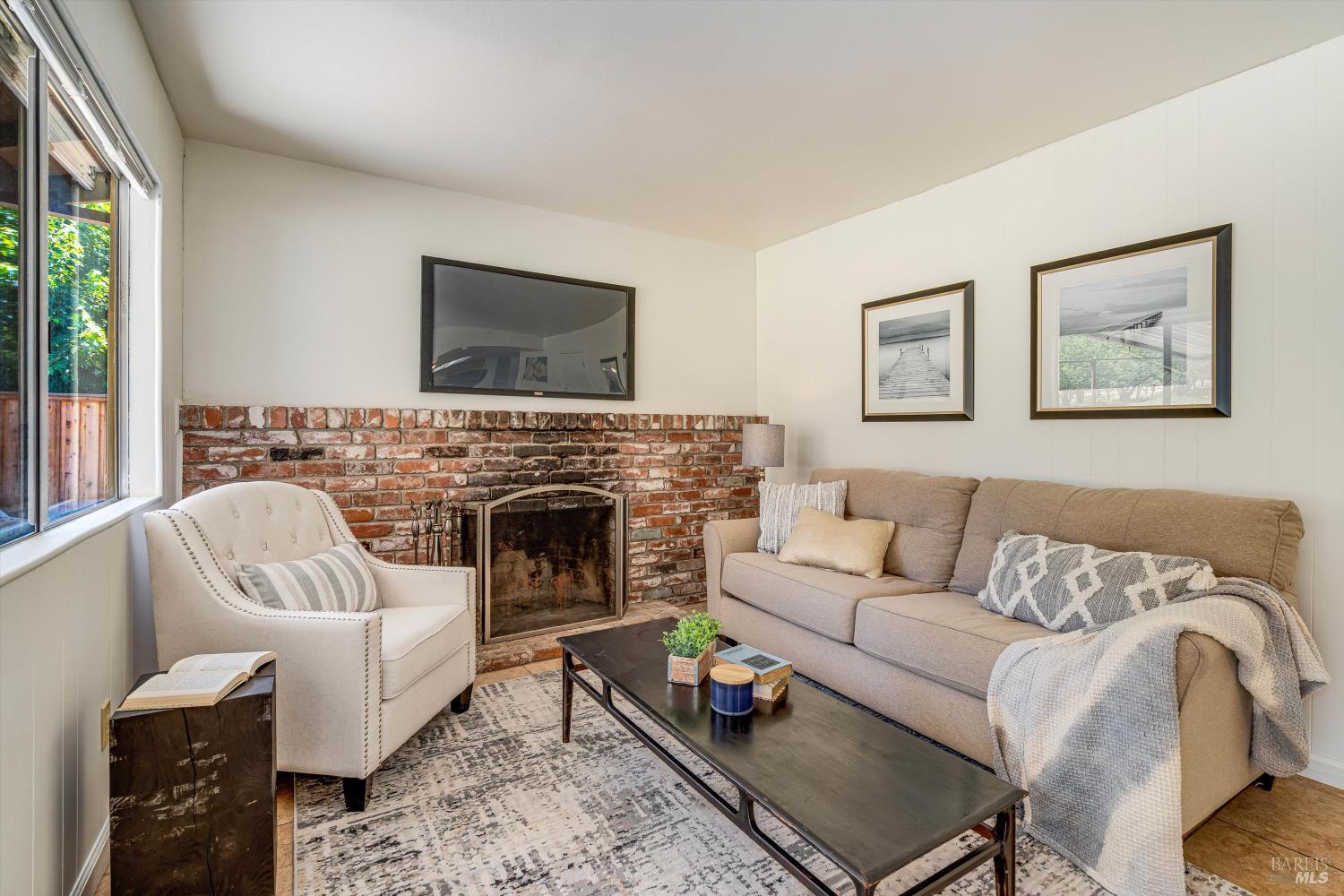 Detail Gallery Image 20 of 57 For 207 May Ct, Sebastopol,  CA 95472 - 4 Beds | 2 Baths