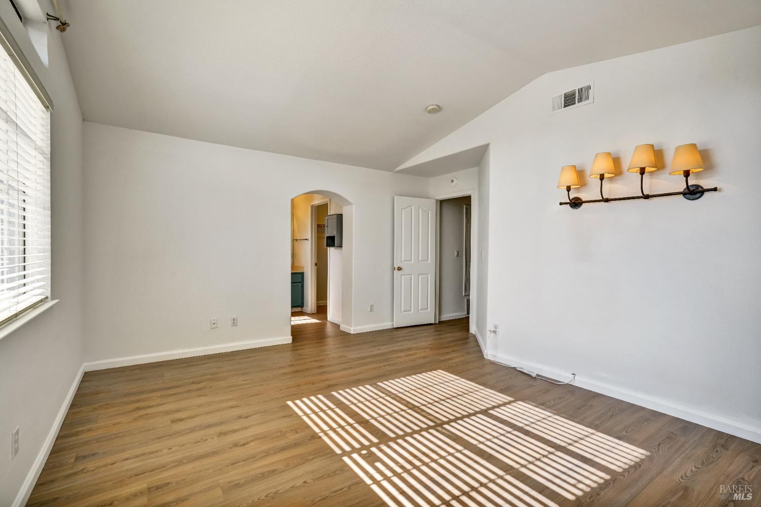Detail Gallery Image 33 of 43 For 2139 Garnet Cir, Vallejo,  CA 94591 - 4 Beds | 2 Baths