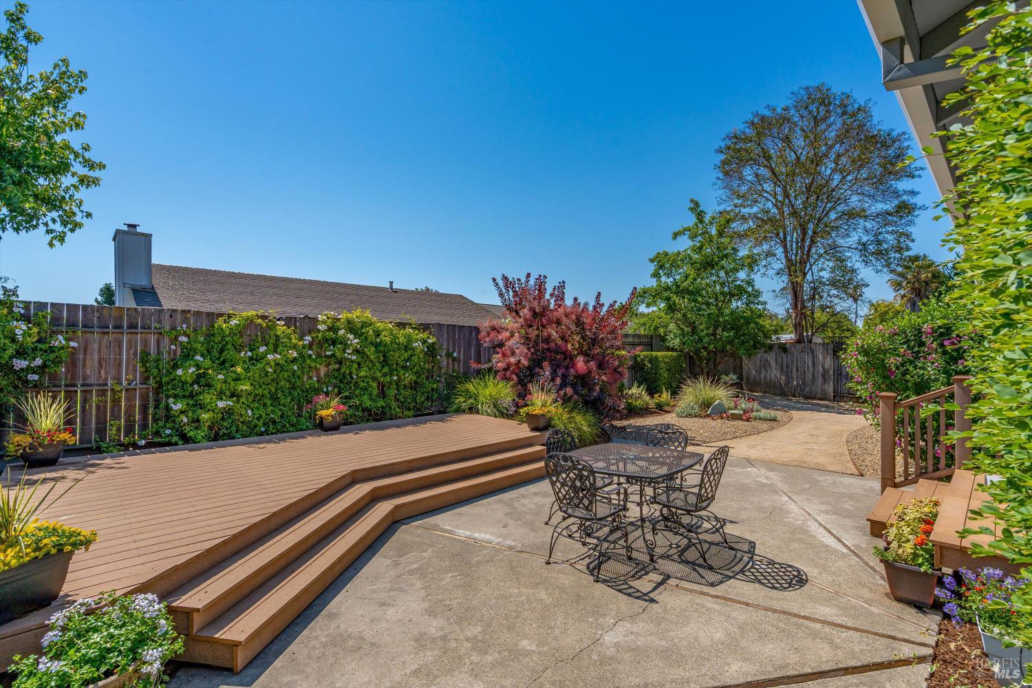 Detail Gallery Image 38 of 40 For 985 Elizabeth Ave, Rohnert Park,  CA 94928 - 3 Beds | 2 Baths