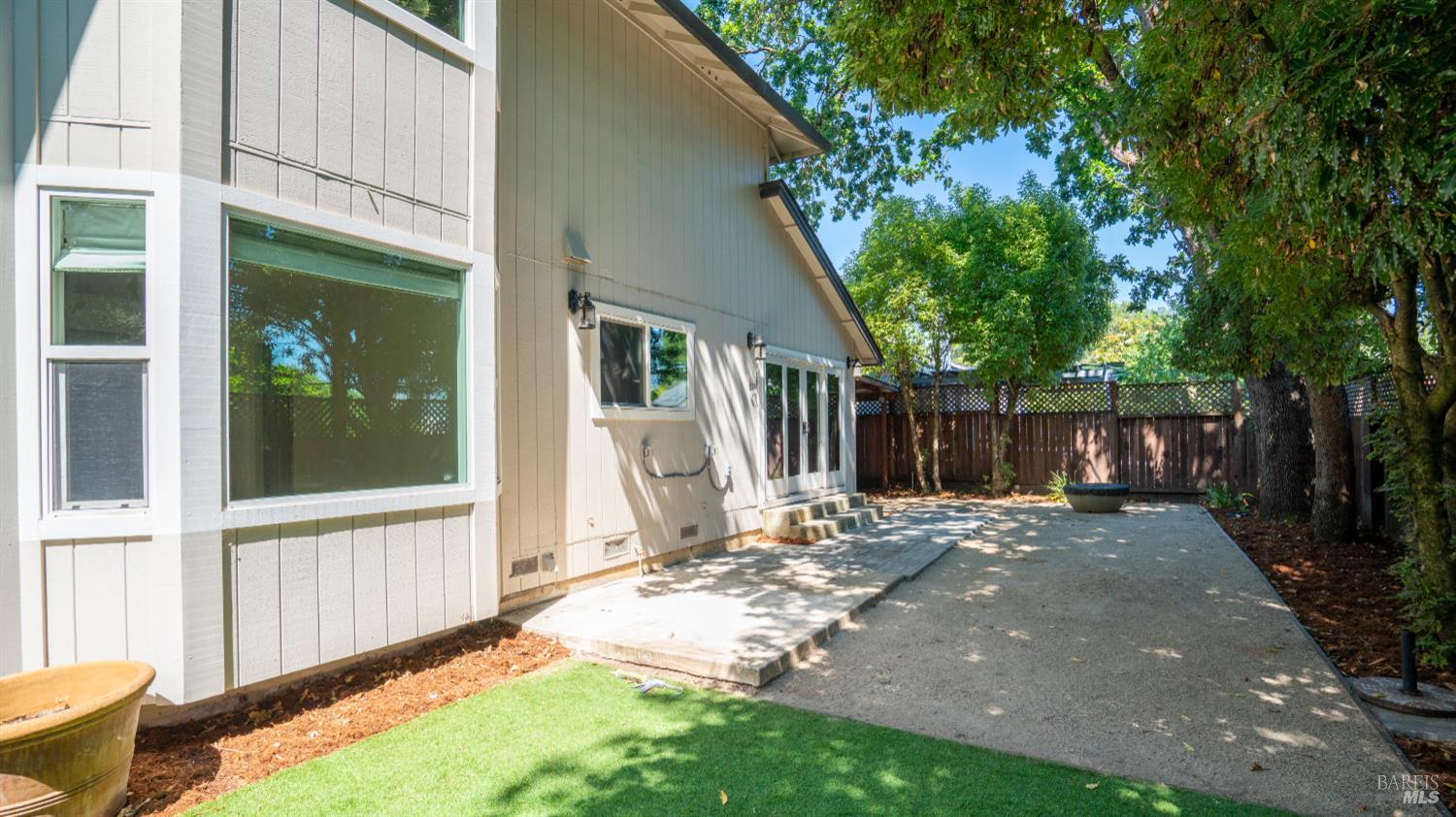 Detail Gallery Image 38 of 43 For 2318 S Hampton Cir, Santa Rosa,  CA 95401 - 4 Beds | 3 Baths