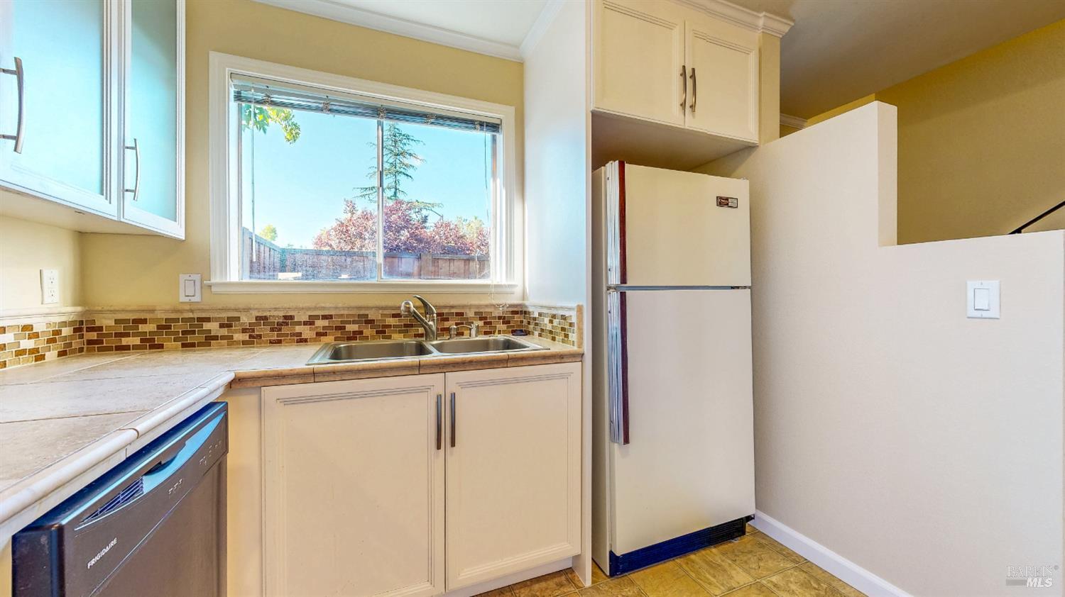 Detail Gallery Image 13 of 56 For 510 Racquet Club Cir, Rohnert Park,  CA 94928 - 3 Beds | 1/1 Baths