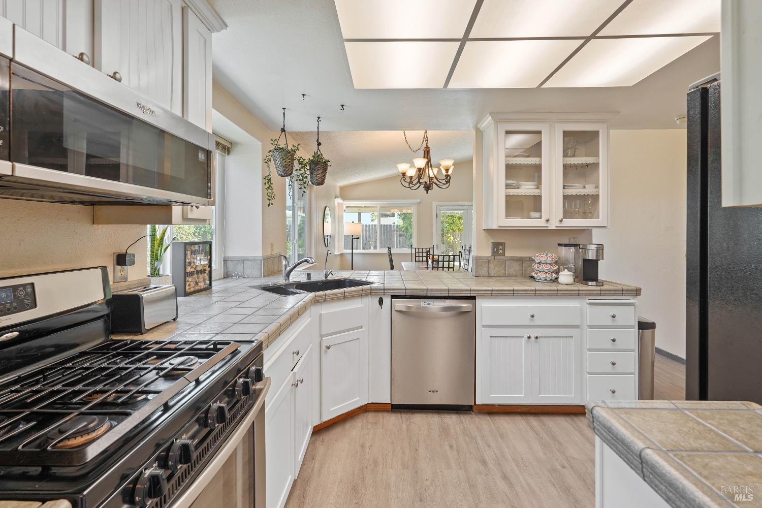 Detail Gallery Image 13 of 46 For 309 Saybrook Ave, Vacaville,  CA 95687 - 4 Beds | 2 Baths