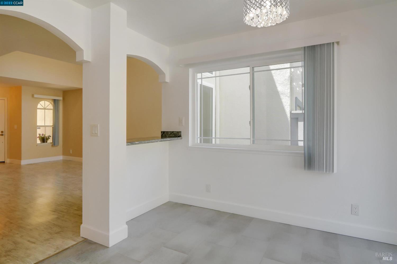 Detail Gallery Image 4 of 39 For 28 Shoal Dr, Vallejo,  CA 94591 - 3 Beds | 2/1 Baths