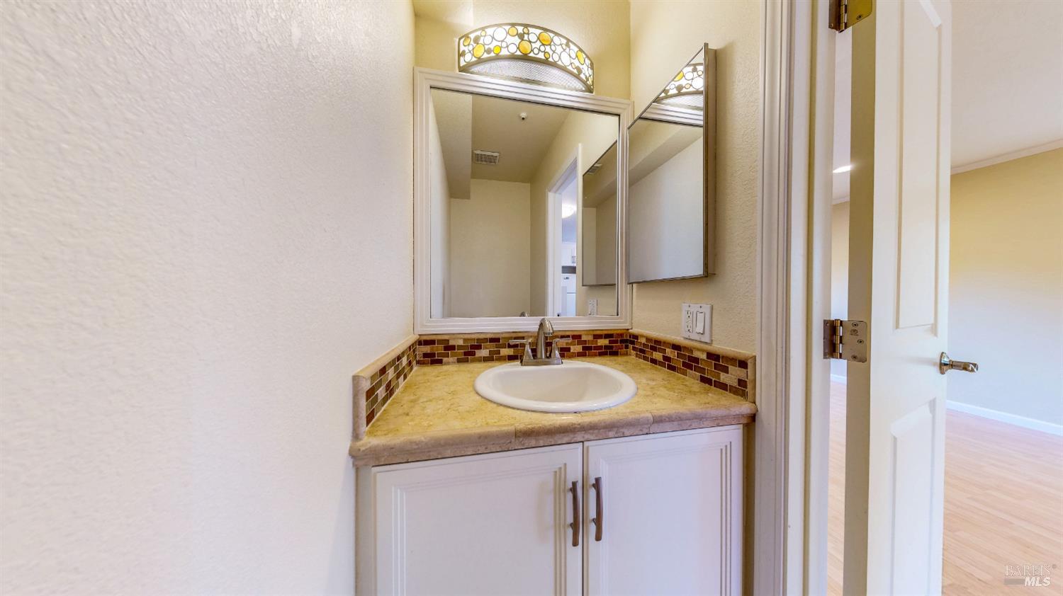 Detail Gallery Image 23 of 56 For 510 Racquet Club Cir, Rohnert Park,  CA 94928 - 3 Beds | 1/1 Baths