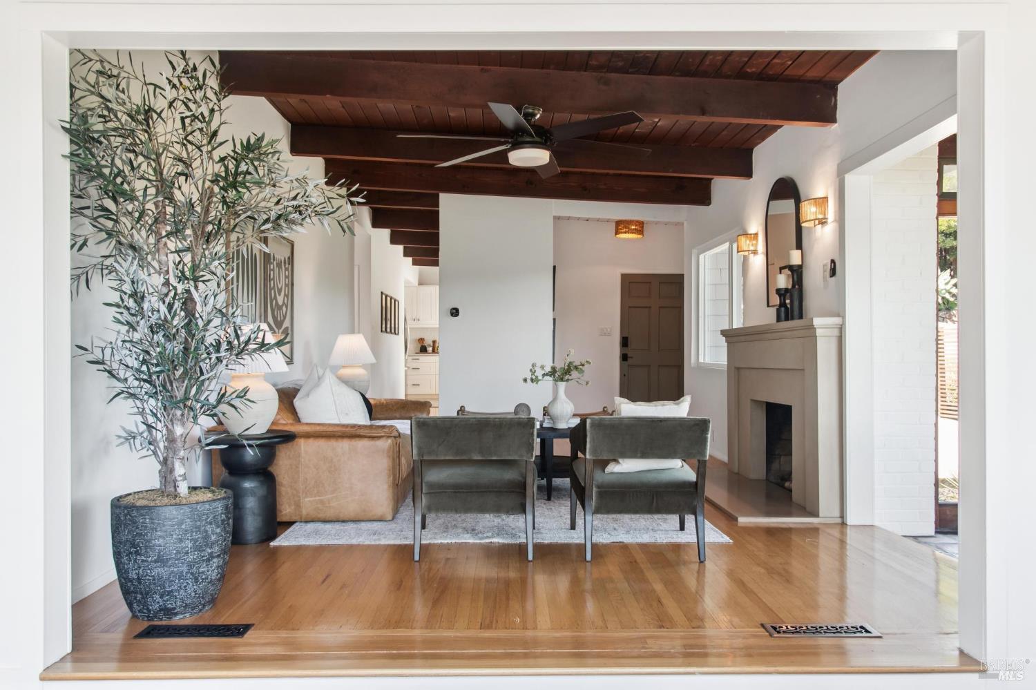 Detail Gallery Image 5 of 35 For 715 Alta Vista Rd, Mill Valley,  CA 94941 - 2 Beds | 1 Baths