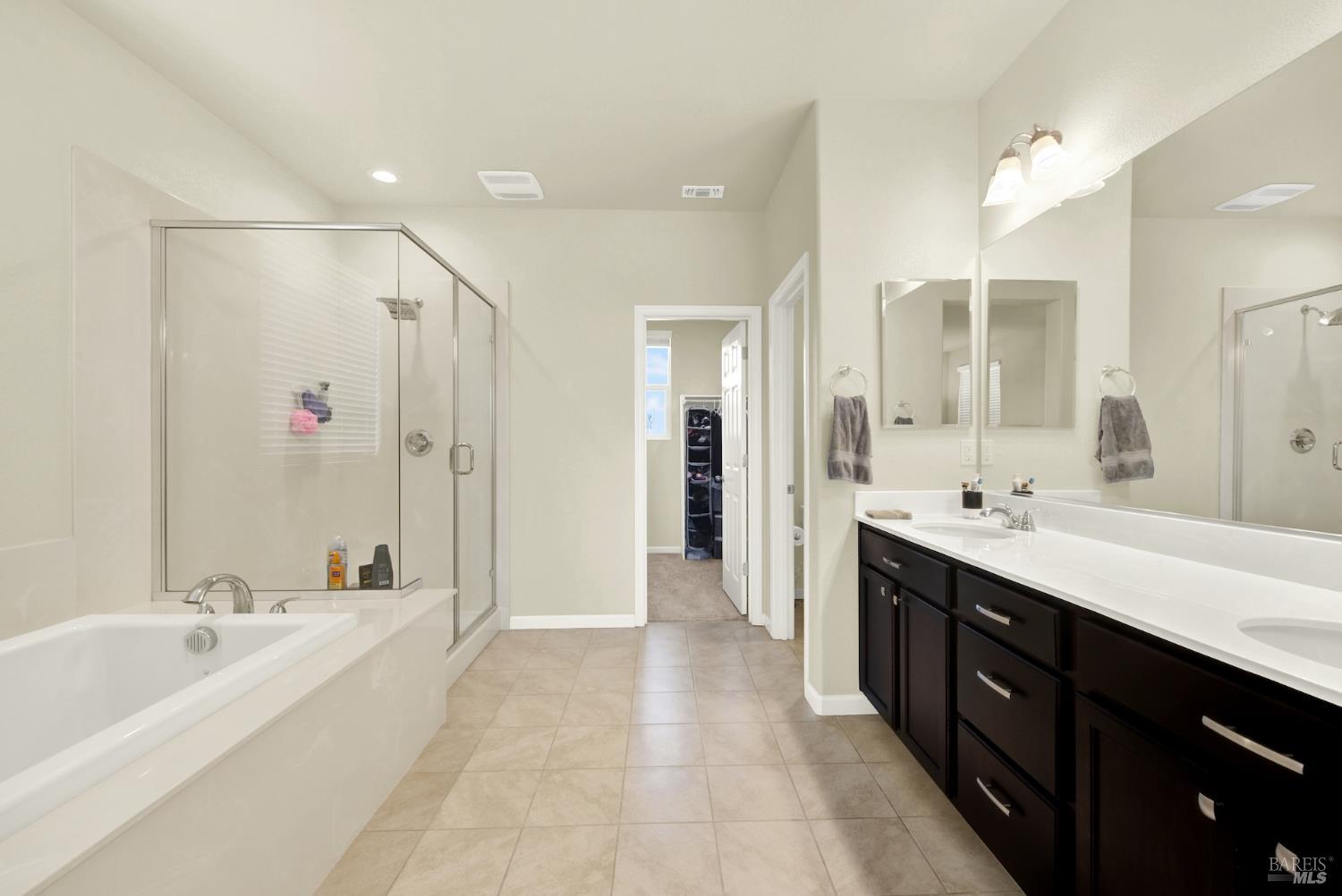 Detail Gallery Image 6 of 55 For 1511 Snowdrop Ct, Fairfield,  CA 94533 - 4 Beds | 2/1 Baths
