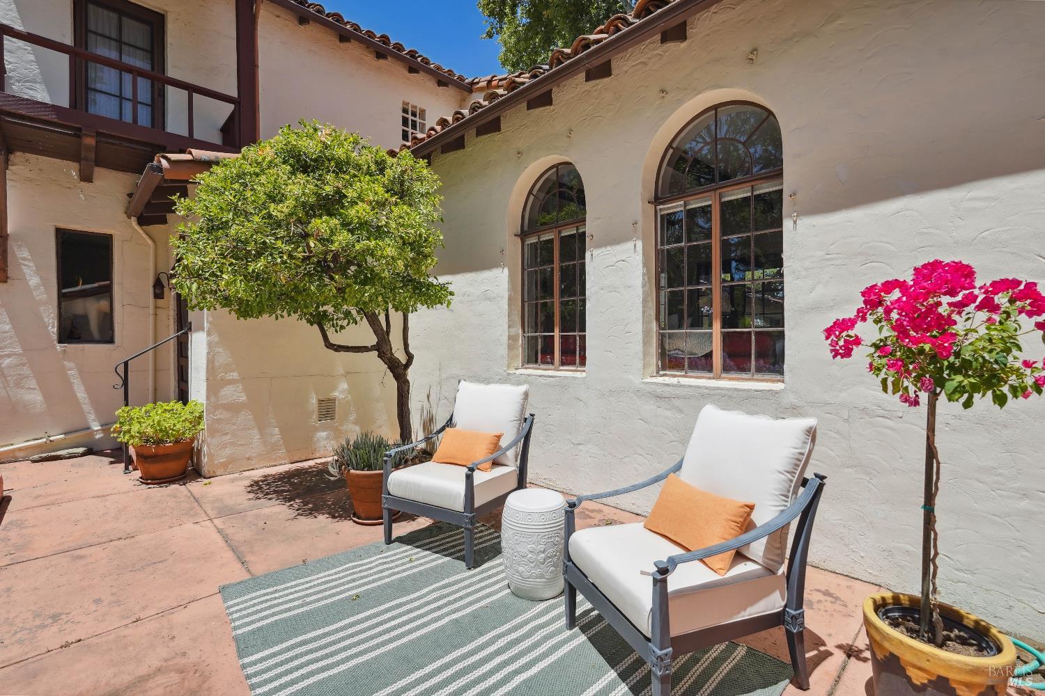 Detail Gallery Image 4 of 84 For 330 Buck Ave, Vacaville,  CA 95688 - 3 Beds | 3 Baths