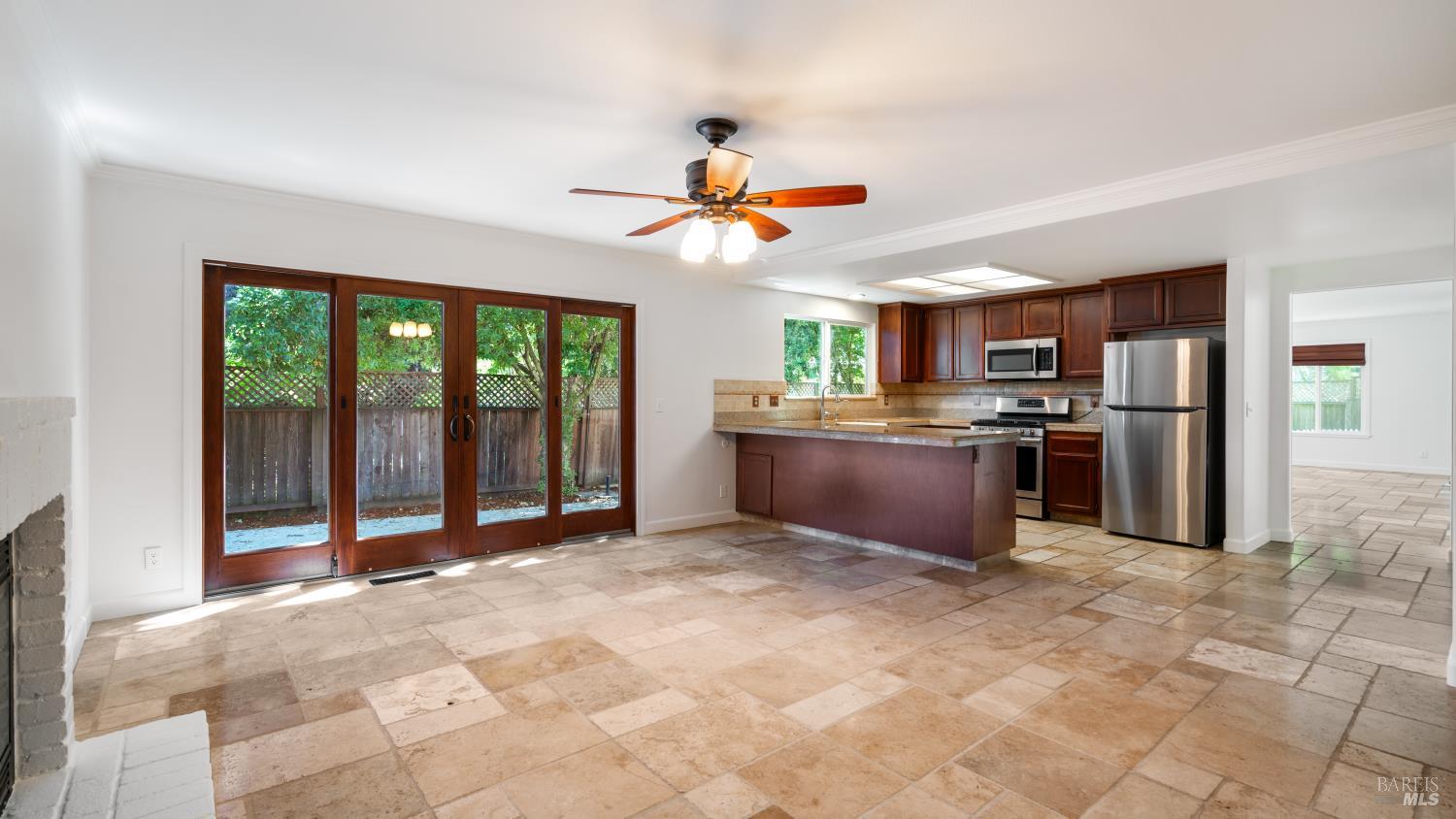 Detail Gallery Image 20 of 43 For 2318 S Hampton Cir, Santa Rosa,  CA 95401 - 4 Beds | 3 Baths