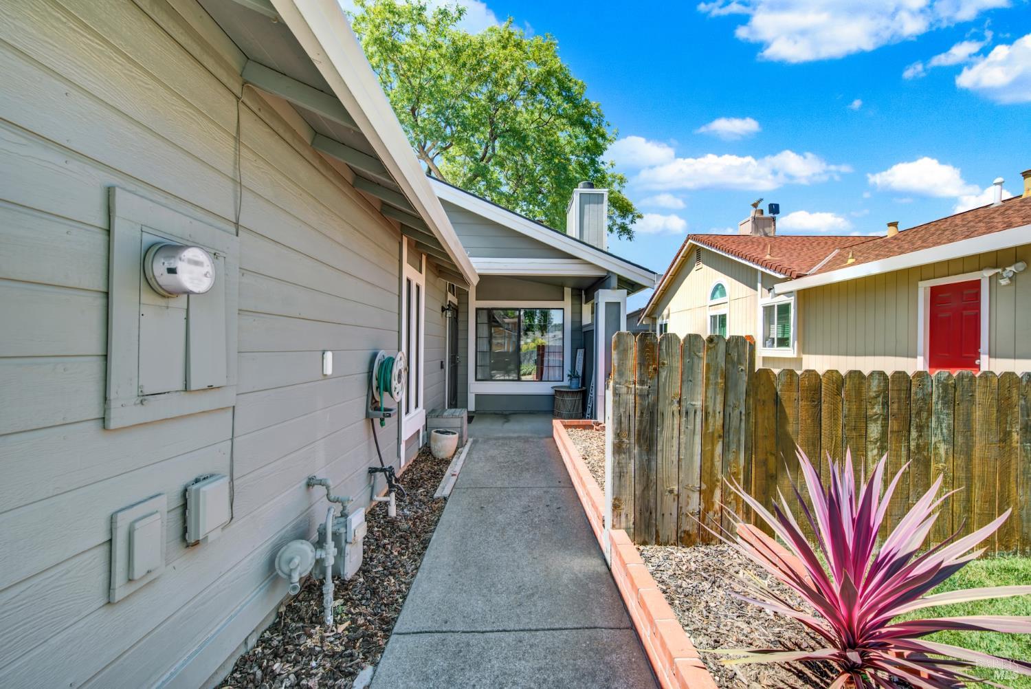 Detail Gallery Image 11 of 65 For 802 Morissette Way, Vacaville,  CA 95687 - 3 Beds | 2 Baths