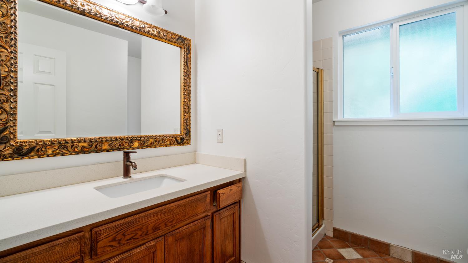Detail Gallery Image 14 of 43 For 2318 S Hampton Cir, Santa Rosa,  CA 95401 - 4 Beds | 3 Baths