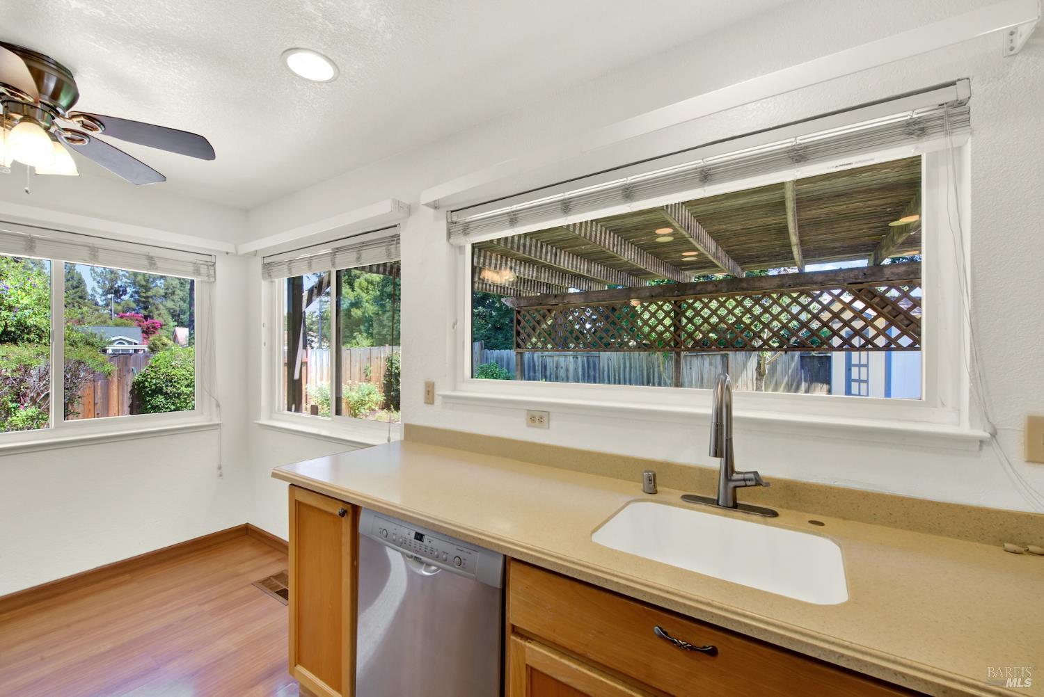 Detail Gallery Image 33 of 93 For 242 Rosita Ct, Vacaville,  CA 95687 - 4 Beds | 2/1 Baths