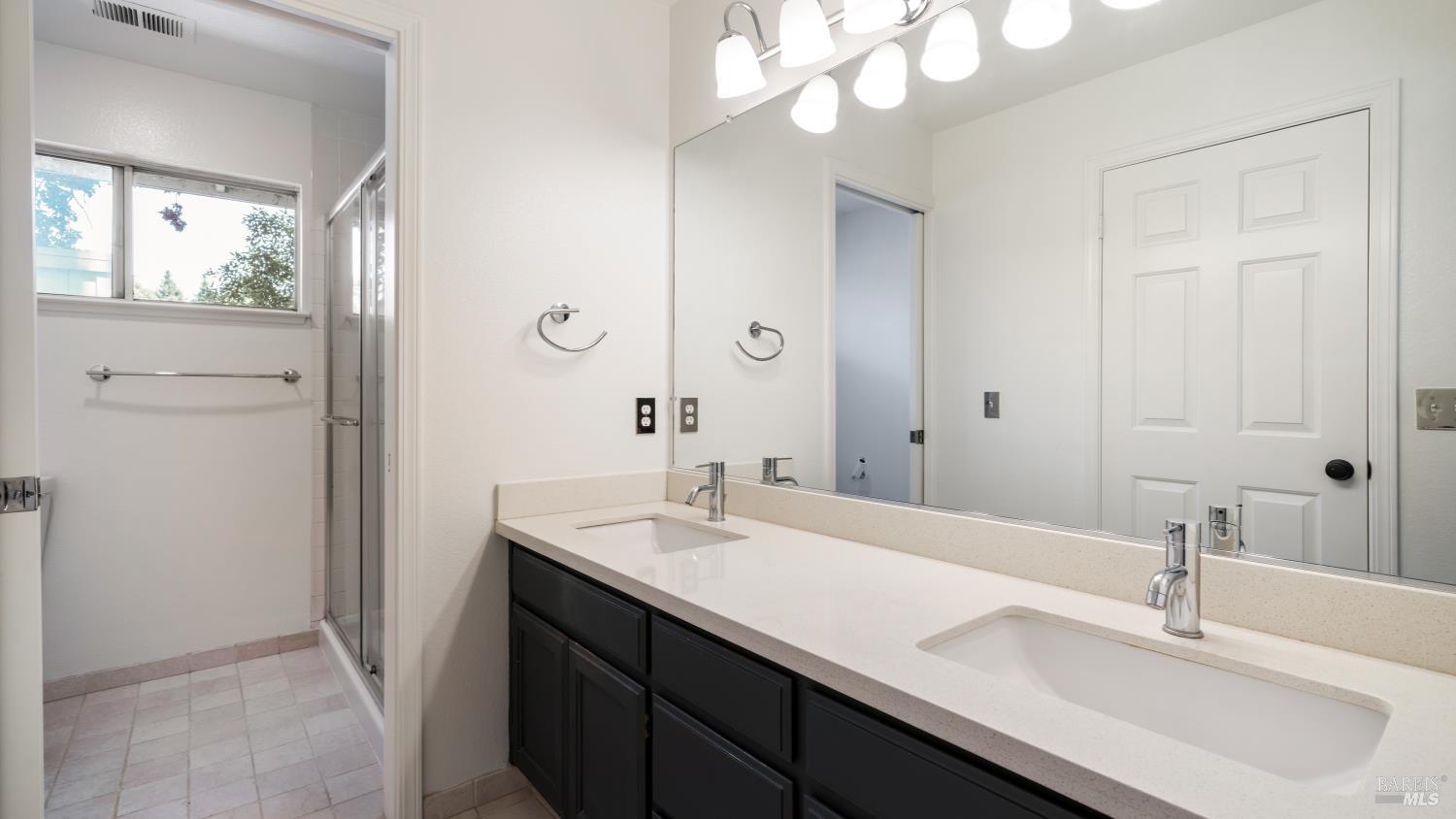 Detail Gallery Image 32 of 43 For 2318 S Hampton Cir, Santa Rosa,  CA 95401 - 4 Beds | 3 Baths