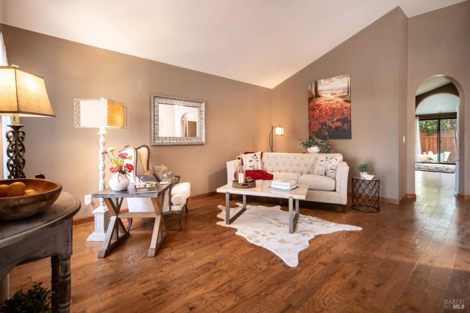 Detail Gallery Image 3 of 31 For 7463 Michael Way, Rohnert Park,  CA 94928 - 3 Beds | 2 Baths