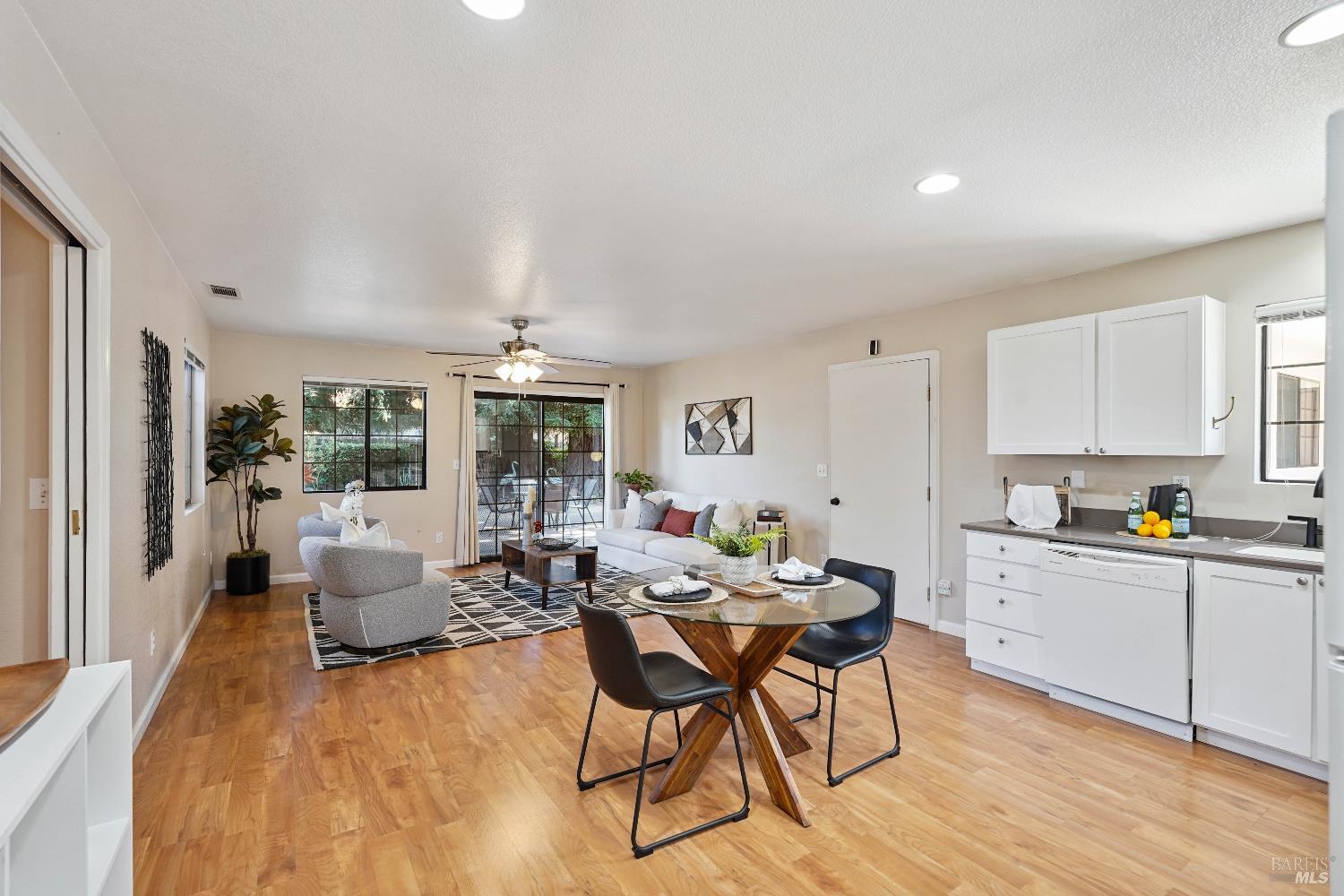 Detail Gallery Image 40 of 84 For 330 Buck Ave, Vacaville,  CA 95688 - 3 Beds | 3 Baths