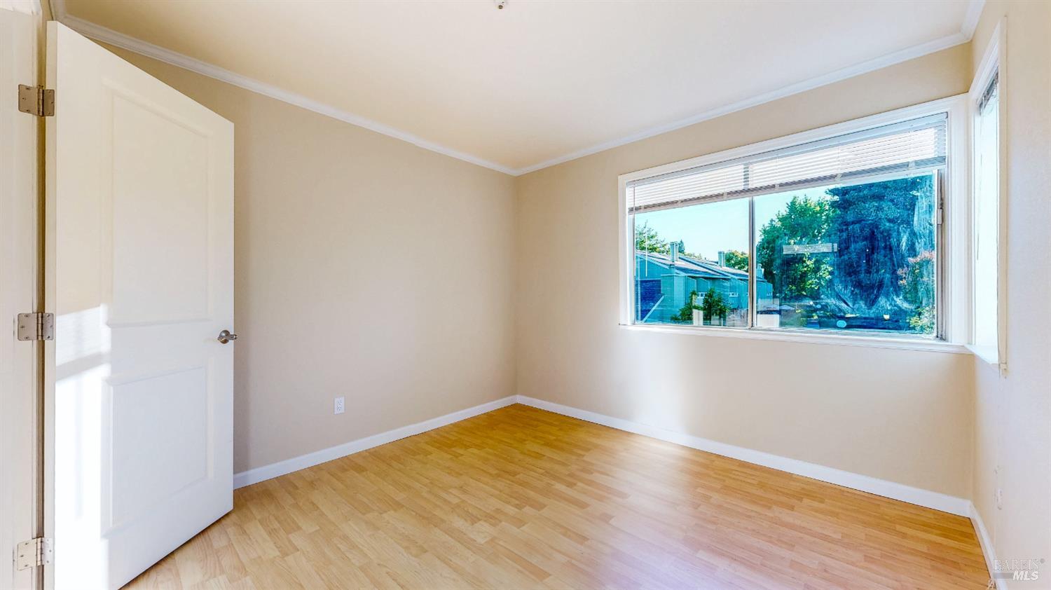 Detail Gallery Image 33 of 56 For 510 Racquet Club Cir, Rohnert Park,  CA 94928 - 3 Beds | 1/1 Baths